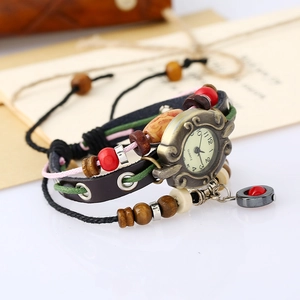 Montre bracelet multicouche en cuir avec perles colorées et cadran en bronze
