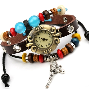 Montre-Bracelet en Cuir Véritable Vintage Bohème Multicouche pour Femme Punk Clouté Bracelet en Cuir Tressé Pendentif de Charme