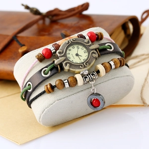 Montre bracelet multicouche en cuir style bohème rétro avec boîtier en bronze et perles