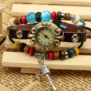 Montre bracelet bohème en cuir multicouche avec perles et pendentif en bronze vintage