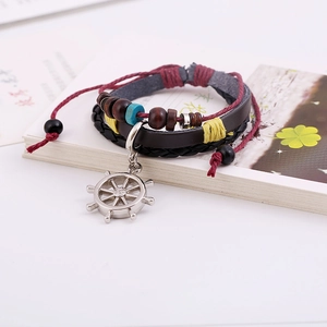 Bracelet multicouche en cuir pour hommes avec perles et pendentif gouvernail argent