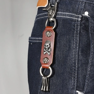 Punk leather skeleton keychain with vintage metal skull studs for men jeans belt loop