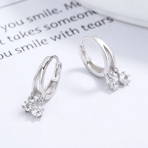 Boucles d'oreilles créoles en argent 925 avec pompons en zircone pour femmes