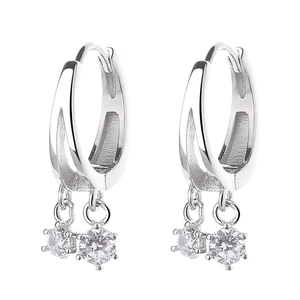 Boucles d'oreilles créoles en argent 925 avec glands en zircon et fini argenté épuré