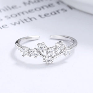 Verstellbarer Ring aus 925 Sterling Silber mit Zirkonia-Steinen in V-Form-Anordnung