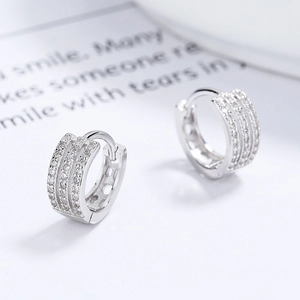 Elegante 925 Sterling Silber Creolen mit drei Reihen funkelnder Zirkon-Steine besetzt