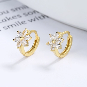 Boucles d'oreilles fleur en argent 925 avec zircons brillants et finition dorée