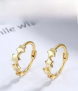 Macro di orecchini a cerchio a stella in argento s925 placcato oro per pelle sensibile