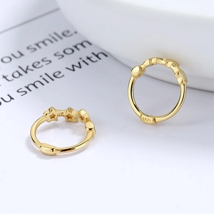 Orecchini a cerchio a stella in argento 925 placcato oro dal design minimalista per donna