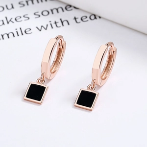 Minimalistische 925 Silber Roségold Ohrringe mit quadratischen schwarzen Emaille-Anhängern