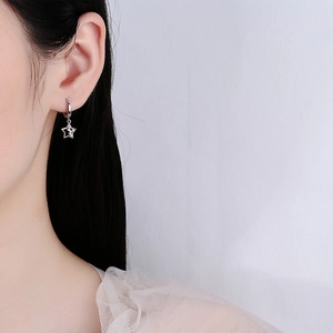 Orecchini a stella in argento sterling 925 minimalisti con zirconi e design a stella cava