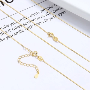 Minimalistische Schlangenkette aus 925er Sterlingsilber mit Goldfinish für Damen