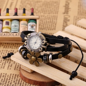 Retro multilayer leather wrap watch with bronze sunflower pendant and quartz movement
