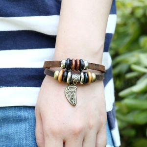Bracelet vintage multicouche en cuir avec breloque cœur et gravure Don't Forget Me