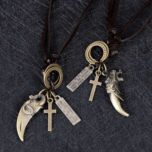 Collier vintage en cuir avec pendentifs éléphant et loup pour un style hip-hop