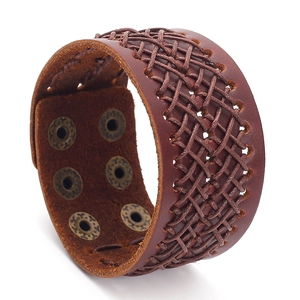 Bracciale da Uomo in Pelle di Vacchetta Intrecciato a Mano Vintage Punk Ampio Polsino in Pelle Bottone a Pressione Regolabile Gioielli