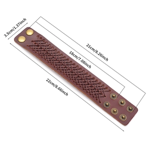 Bracciale largo retrò in pelle intrecciata marrone per uomo con bottoni in bronzo
