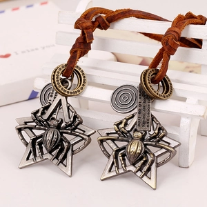 Collana con ciondolo a stella e ragno vintage con lega di bronzo e cordino in cuoio