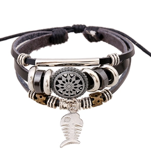 Vintage Mehrlagiges Rindsleder Armband Herren Damen Punk Legierung Fischgräte Anhänger Verstellbarer Geflochtener Schmuck