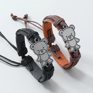Retro geflochtene Lederarmbänder in Schwarz und Braun mit süßen Bärenanhängern für Herren
