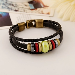 Bracelet multicouche en cuir noir avec cordes tressées, perles céramique et fermoir bronze