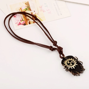 Vintage rock leather necklace for men featuring a retro industrial gear pendant design