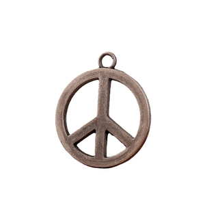 Pendentif signe de paix rétro en bronze avec finition mate et boucle métallique