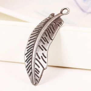 Pendentif plume en alliage argent antique pour la création de bijoux DIY et colliers