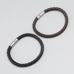 Bracciali minimalisti in pelle PU intrecciata nera e marrone con chiusure magnetiche