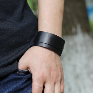 Bracelet manchette large multicouche en cuir noir pour homme au style punk