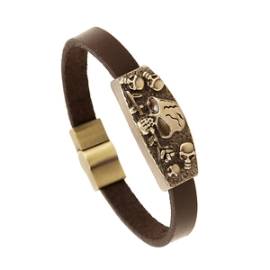 Bracciale in Pelle Teschio Uomo Punk Retro Ciondolo in Rilievo in Lega Bronzo Chiusura Magnetica Gothic Rock Marrone Gioielli
