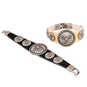 Bracelet en Cuir Tournesol Bohème Rétro pour Femmes Bracelet Large à Manchette clouté en Alliage Punk Bijoux Ethniques Vintage