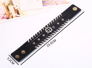Détails de taille du bracelet punk en cuir noir avec rivet étoile et longueur de 23,5 cm