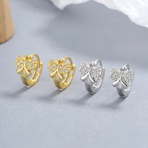 Boucles d'oreilles créoles papillon en argent sterling 925 pour femmes Petites boucles d'oreilles Huggie incrustées de strass Bijoux élégants