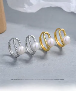 Détails des boucles d'oreilles en argent S925 avec perles blanches en doré et argenté