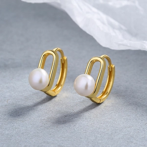 Boucles d'oreilles créoles perles argent 925 doré avec perles blanches élégantes