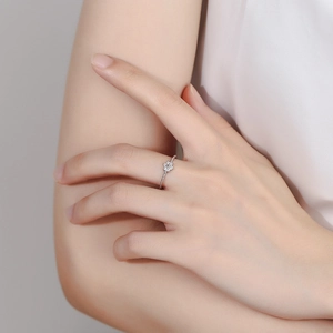 925 sterling silver flower ring with zircon stones and twisted band for women