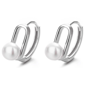 Créoles en argent 925 ornées de perles blanches élégantes sur une monture minimaliste en U