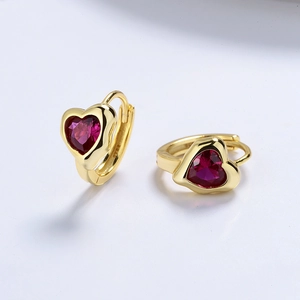 925 silver heart hoop earrings with ruby red stones in a polished golden finish