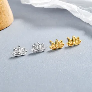 Elegante lotus oorknopjes van 925 sterling zilver in goud en zilver met zirkonia steentjes