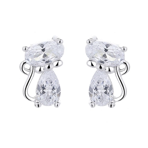 925 Sterling Silver cat stud earrings with sparkling cubic zirconia stones in silver finish