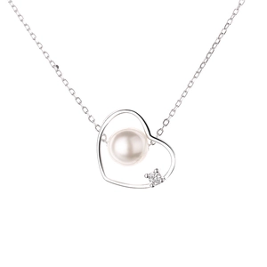 Collier en argent sterling 925 avec cœur évidé, perle centrale et détail zircon