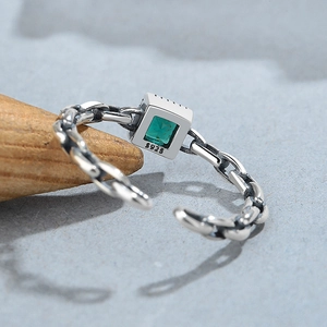 Vintage 925 sterling silver chain ring with a square green gemstone in Thai silver finish