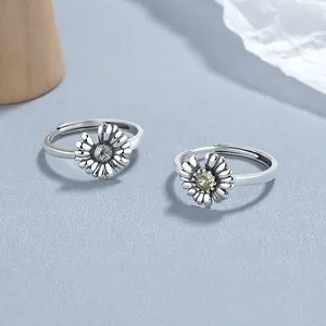 925 Sterling Silver Daisy Flower Open Ring For Women Adjustable Fresh Daisy Band Ring Fashion Rhinestone Jewelry Finger Ring