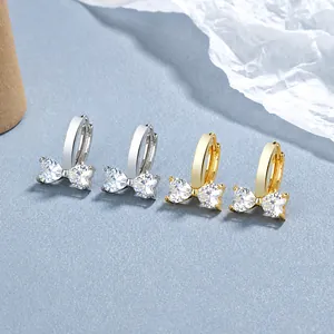 Pendientes de aro con lazo de plata esterlina 925 y circonitas brillantes en forma de corazón