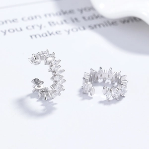 Élégantes manchettes d'oreille géométriques en argent 925 avec pierres de zircon