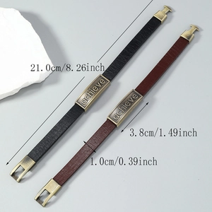 Set di bracciali in pelle retrò con placca in bronzo incisa e chiusura sicura