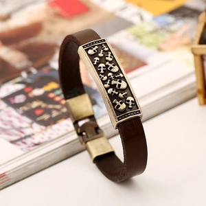 Bracelet vintage en cuir marron avec plaque tête de mort et boucle style punk