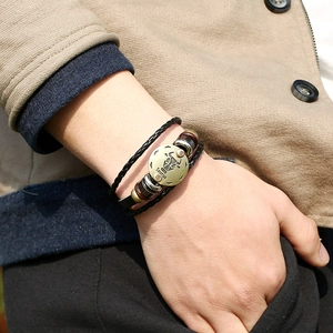 Bracelet Taureau en cuir multicouche pour homme avec corde tressée et charme en bronze antique