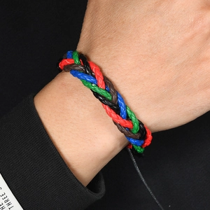 Bracelet bohème en cuir tressé multicolore fait main avec style décontracté réglable
